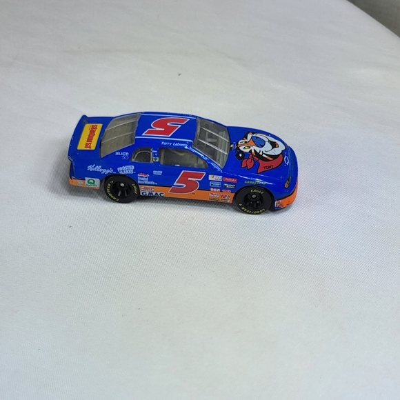 Nascar lot of 5 1:64 scale - Picture 5 of 14